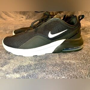 Nike Air Max Motion 2 Black‎ Running Shoes Size 9 US AO0352-007 Womens